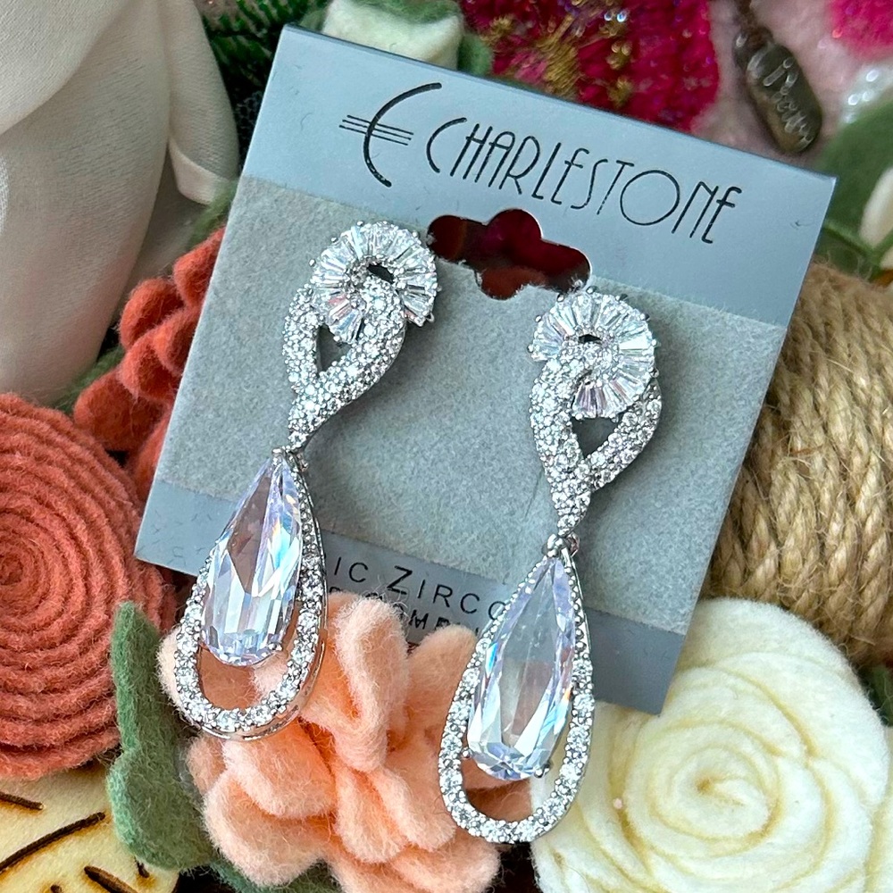 New! Stunning Silver Teardrop Crystal Diamond Earrings